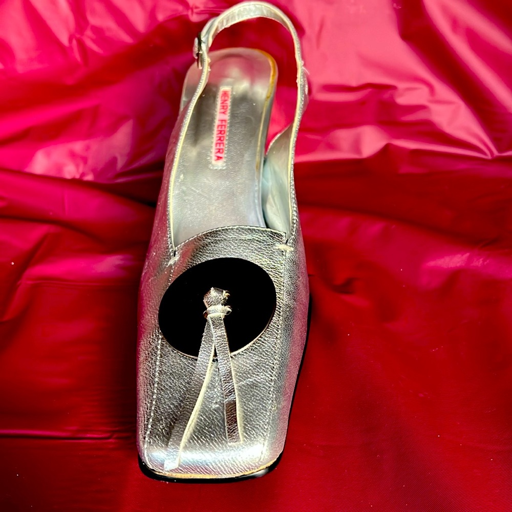 Woman’s Henry Ferrera Pump